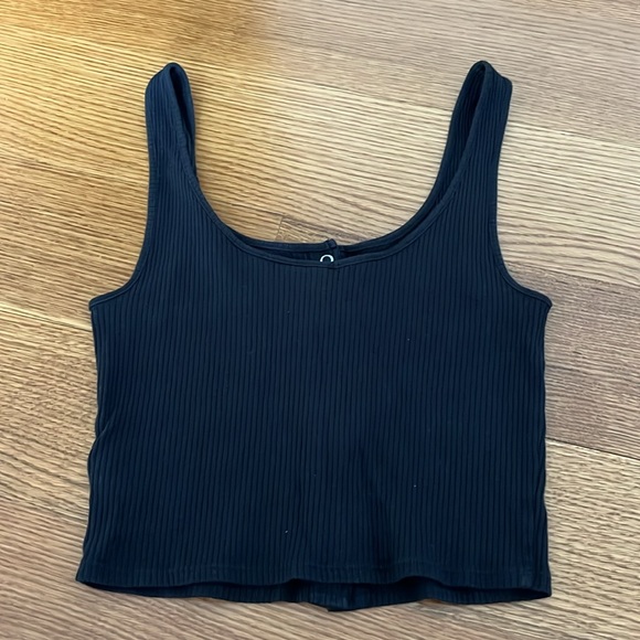 Black Button up Cropped Tank Top - Picture 2 of 3